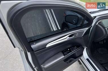 Седан Ford Fusion 2015 в 