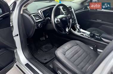 Седан Ford Fusion 2015 в 