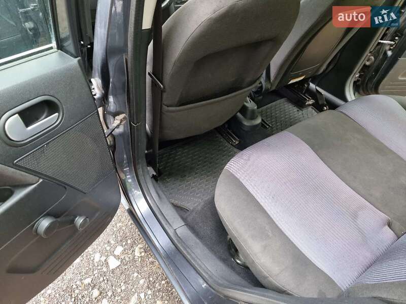 Хэтчбек Ford Fusion 2006 в Львове