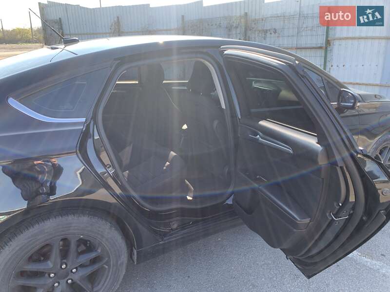 Седан Ford Fusion 2015 в Запоріжжі