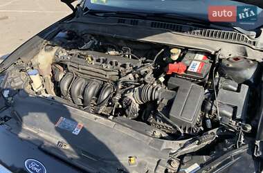 Седан Ford Fusion 2015 в 