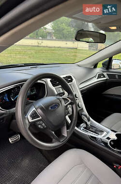 Седан Ford Fusion 2014 в 