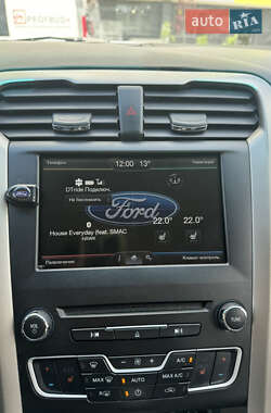 Седан Ford Fusion 2015 в 