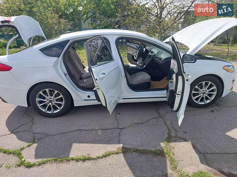 Седан Ford Fusion 2019 в Києві