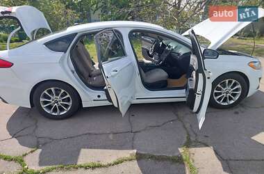 Седан Ford Fusion 2019 в 
