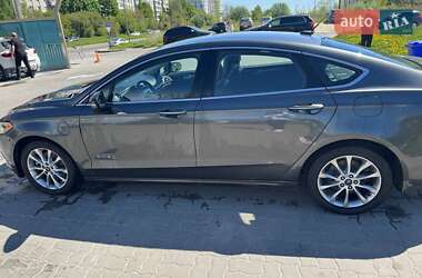 Седан Ford Fusion 2017 в 