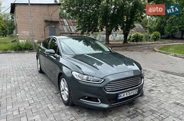 Седан Ford Fusion 2015 в 