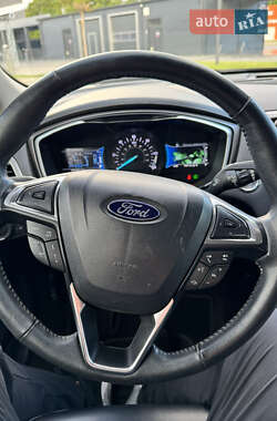 Седан Ford Fusion 2018 в 