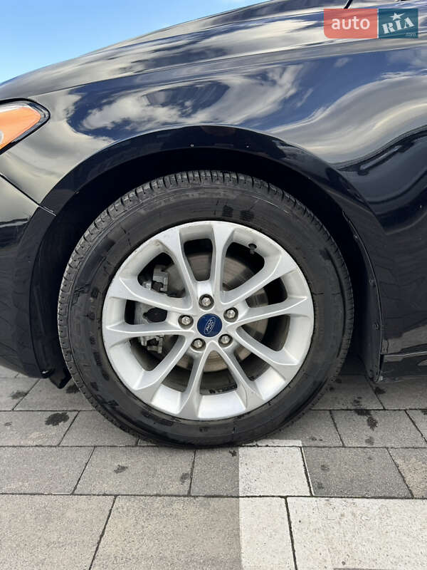 Седан Ford Fusion 2018 в Луцке