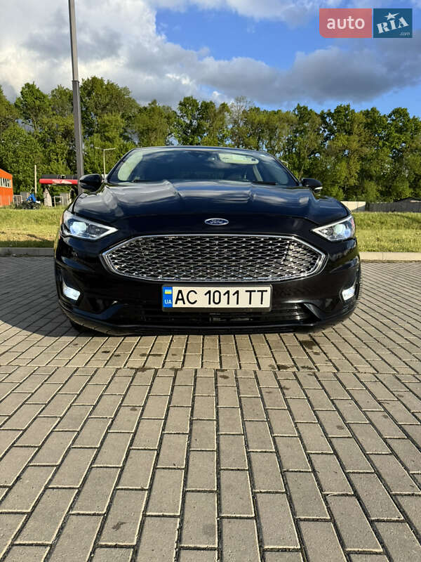 Седан Ford Fusion 2018 в Луцке