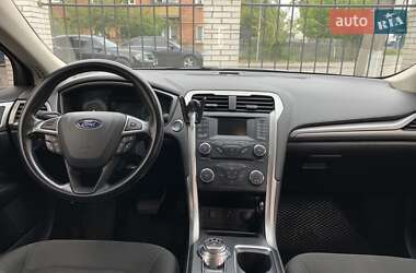 Седан Ford Fusion 2018 в 