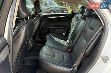 Седан Ford Fusion 2019 в 