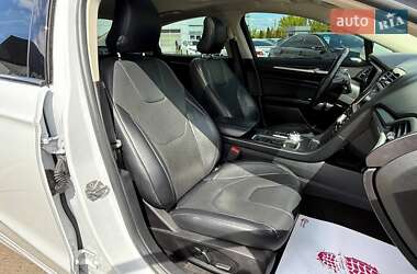 Седан Ford Fusion 2019 в 