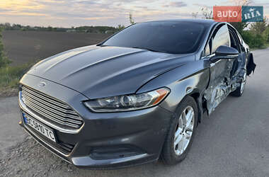Седан Ford Fusion 2016 в 