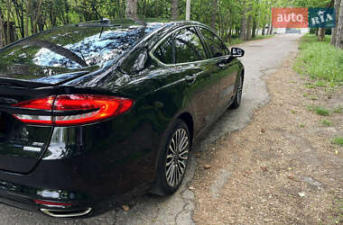 Седан Ford Fusion 2017 в 