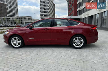 Седан Ford Fusion 2017 в 