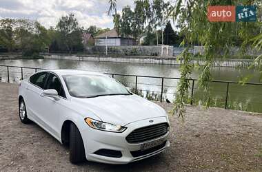 Седан Ford Fusion 2015 в 