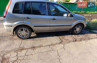 Хэтчбек Ford Fusion 2005 в 