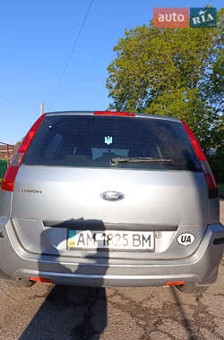 Хэтчбек Ford Fusion 2005 в 