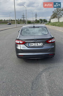 Седан Ford Fusion 2013 в 