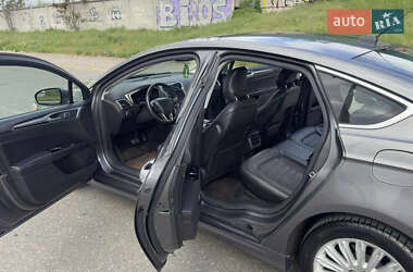 Седан Ford Fusion 2013 в 