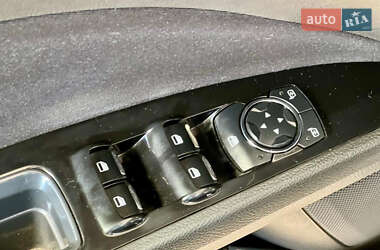Седан Ford Fusion 2012 в 