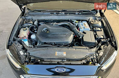 Седан Ford Fusion 2012 в 
