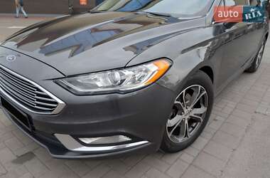 Седан Ford Fusion 2017 в 