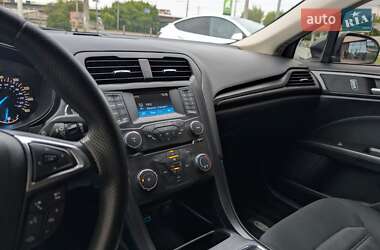 Седан Ford Fusion 2017 в 