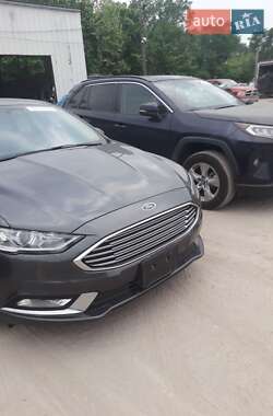 Седан Ford Fusion 2017 в 