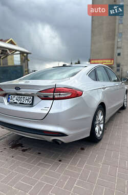 Седан Ford Fusion 2016 в 