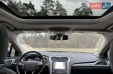 Седан Ford Fusion 2018 в 
