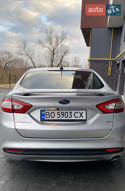 Седан Ford Fusion 2013 в 