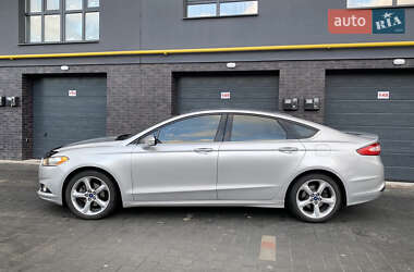 Седан Ford Fusion 2013 в 