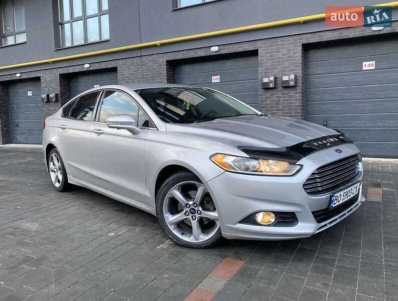 Седан Ford Fusion 2013 в 