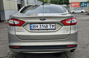 Седан Ford Fusion 2015 в 