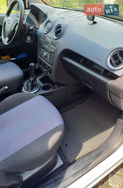 Хэтчбек Ford Fusion 2009 в 