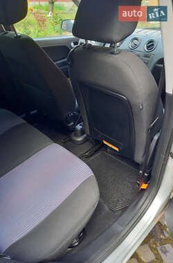 Хэтчбек Ford Fusion 2009 в 