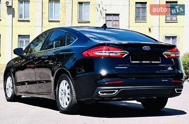 Седан Ford Fusion 2020 в 