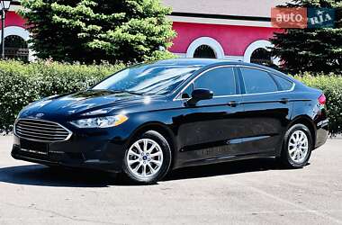 Седан Ford Fusion 2020 в 