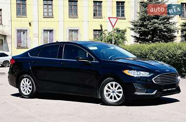 Седан Ford Fusion 2020 в 