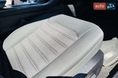 Седан Ford Fusion 2020 в 