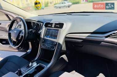 Седан Ford Fusion 2020 в 