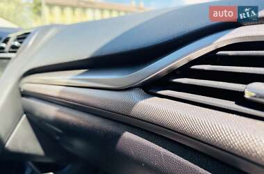 Седан Ford Fusion 2020 в 