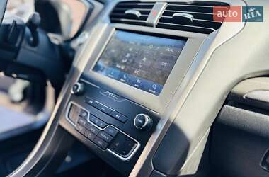 Седан Ford Fusion 2020 в 