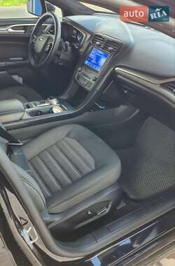 Седан Ford Fusion 2019 в 