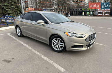 Седан Ford Fusion 2015 в 