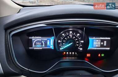 Седан Ford Fusion 2013 в 