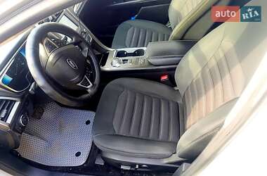 Седан Ford Fusion 2017 в 