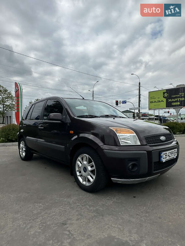 Хэтчбек Ford Fusion 2008 в Чернигове